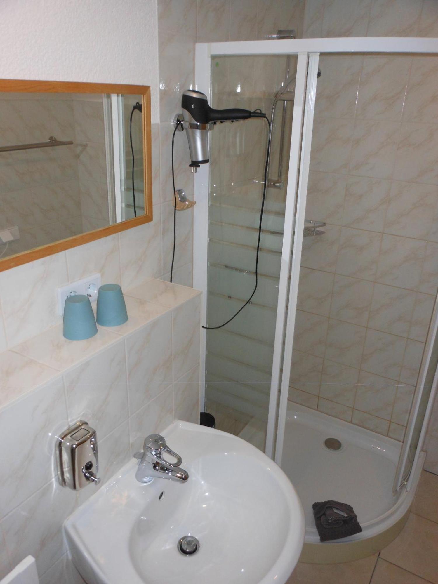 Pension Am Werder Bernburg Δωμάτιο φωτογραφία