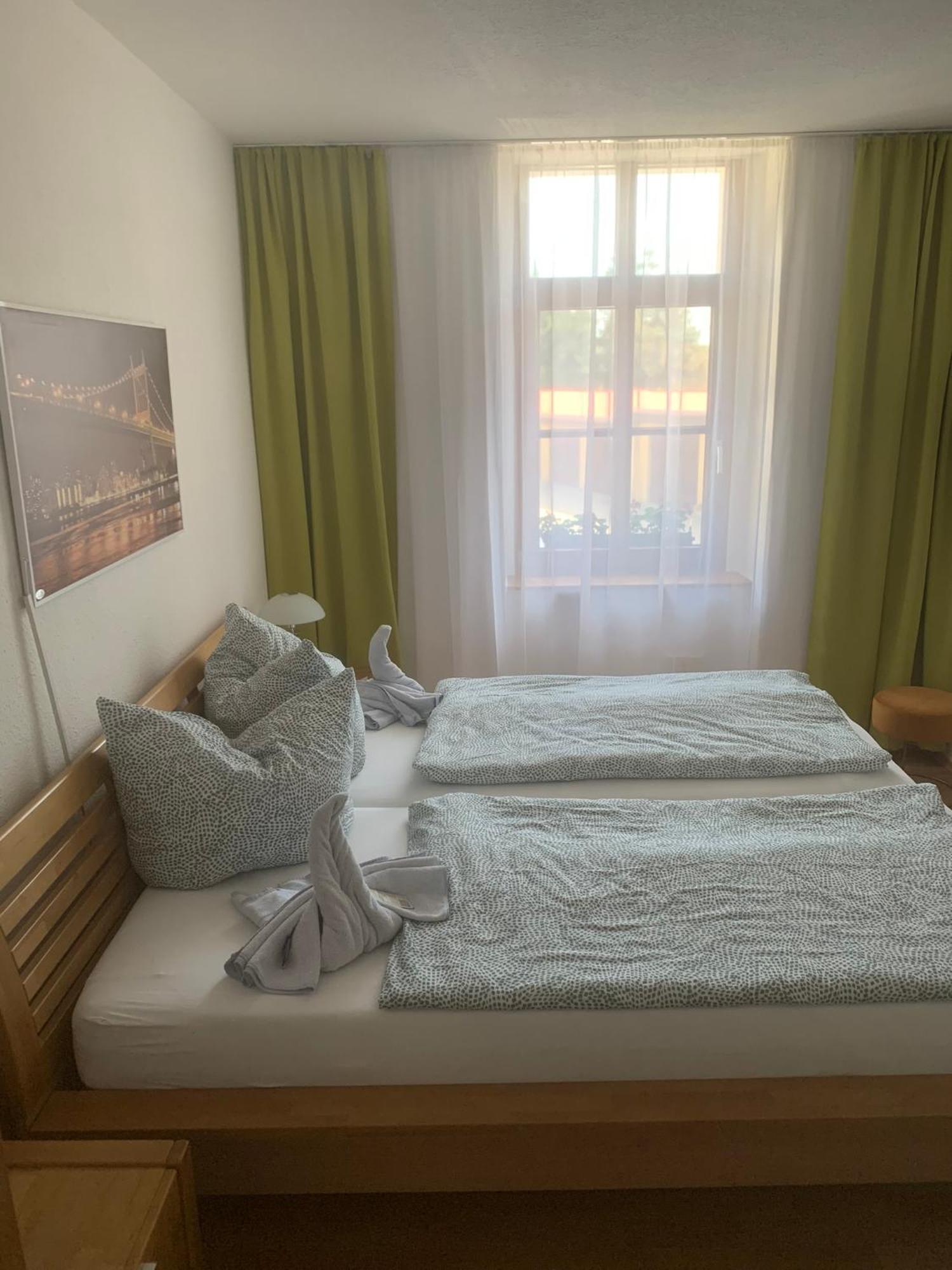 Pension Am Werder Bernburg Δωμάτιο φωτογραφία
